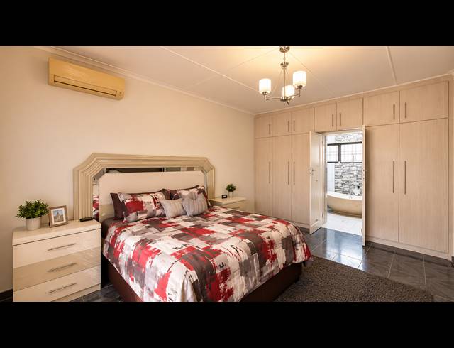 4 BEDROOM FREESTANDING FOR SALE IN BEREA WEST